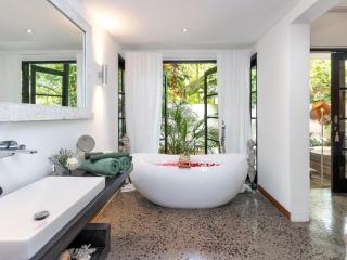 Villa Lora by Villa Finder - Ubud - 8