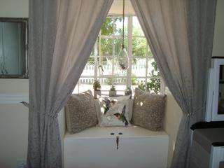 Roses and Pebbles B & B Guest House - Klerksdorp - 6