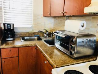 Private Jacuzzi Oasis with Mountain Views and FREE Parking - Ponce - 2