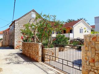 House Lara - Vrboska - 0
