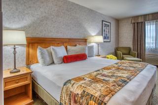 Rory & Ryan Inn - Burns - 7