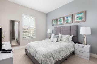 4 BR 4 BA Villa Hidden Gem 5 Min to Disney 1804ft² - Orlando - 0