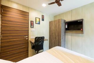 Hotel New Sky Palace Residency- Near International Airport Andheri East - Mumbai - 8
