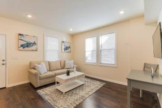 2 Blocks from Beach-Sleeps 16 - 9