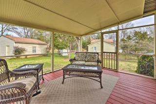 Cozy Home with Fenced Yard Less Than 1 Mi Downtown Matthews! - Charlotte - 0