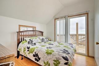 Waterfront Lake Erie Vacation Rental on the Strip! - Geneva-on-the-Lake - 2