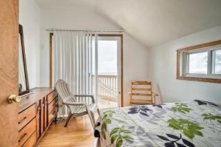 Waterfront Lake Erie Vacation Rental on the Strip! - Geneva-on-the-Lake - 1