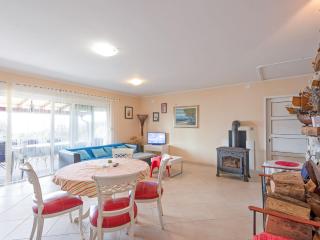 Modern Holiday Home in Mandre with Barbeque - Mandre - 3
