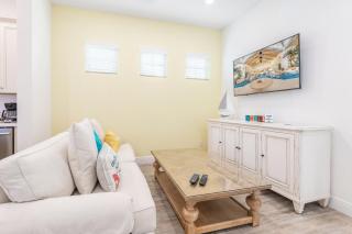 Bright Cottage Near Disney With Margaritaville Resort & Island H2O Access - 8020Sb - 1