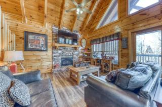 Holly Berry - Pigeon Forge - 9