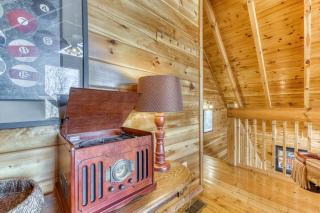 Holly Berry - Pigeon Forge - 2