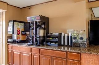 Americas Best Value Inn & Suites Ft Collins E at I-25 - Fort Collins - 8