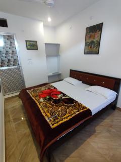 Varah Square Guest House - 7