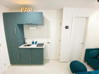 Luxury Studio Apartment IN Downtown! 23 - 8