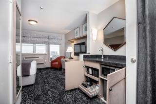 The Mediterranean Inn - Seattle - 7