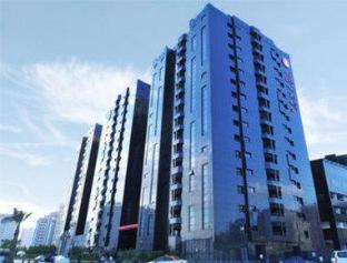 Ramada Hotel & Suites by Wyndham Ajman - Ajman - 6