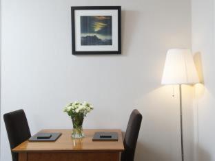 The Knight Residence by Mansley - 3