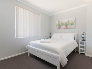Twin Waters Caravan Park - Dawesville - 1