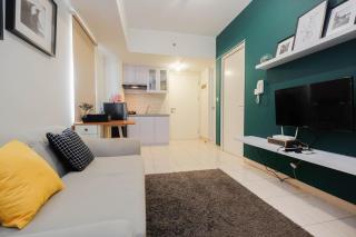 Newly Furnished 2BR Apartment at Springlake Summarecon By Travelio - Bekasi - 4