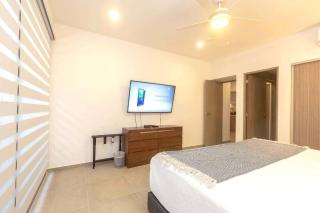 One Br Great Location, Large Roof Pool with beautiful views, Gym included! - Playa del Carmen - 2