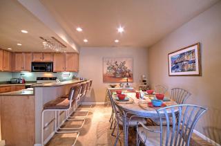 Luxe Lakeside Regatta Bay Getaway with Pool Access! - Lake Ozark - 5
