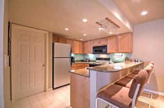 Luxe Lakeside Regatta Bay Getaway with Pool Access! - Lake Ozark - 3