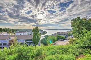 Luxe Lakeside Regatta Bay Getaway with Pool Access! - Lake Ozark - 9