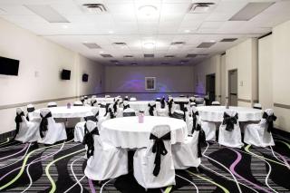 La Quinta Inn by Wyndham Davenport & Conference Center - Davenport - 4