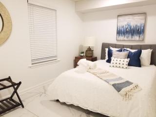 7 BR- Sleeps 15! Famous Lakefront Amazing Property! - New Orleans - 8