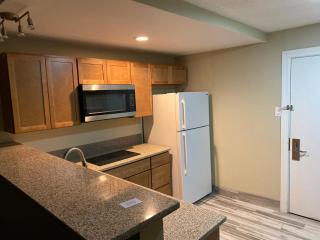 Days Inn and Suites by Wyndham Hammond, IN - Hammond - 1