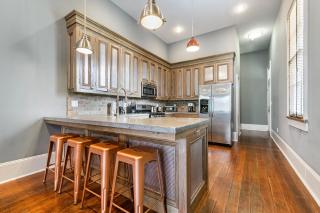 Cozy and Charming House Close to St Charles Ave - New Orleans - 4