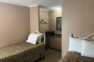 Lucien Motel - Whitby - 1