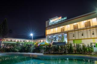 Three Eight Front One Boutique Batu Malang - Batu - 0