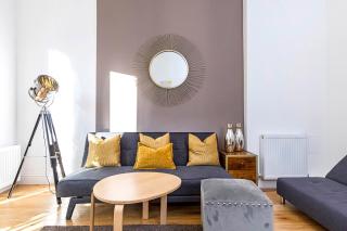 Stylish 2 Bed Apartment-Zone 2 - 10 Minutes to the heart of London- sleeps up 8 - 1