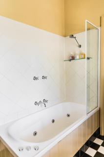 Capers Cottage and Barn Accommodation - Wollombi - 3