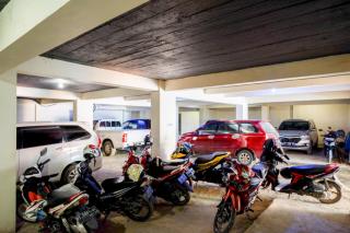 RedDoorz Plus near Hotel Benua Kendari - Pulupanda - 5