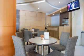 RedDoorz Plus near Hotel Benua Kendari - Pulupanda - 3