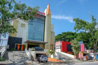 RedDoorz Plus near Hotel Benua Kendari - Pulupanda - 8