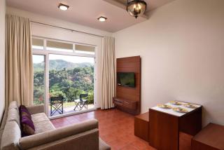 Vaga Roville- Tea Plantation Valley View by StayVista - Vagamon - 3