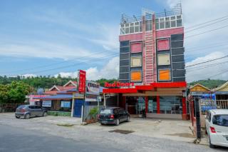 RedDoorz near Kendari Beach 2 - Kendari - 9