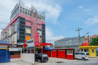 RedDoorz near Kendari Beach 2 - Kendari - 8