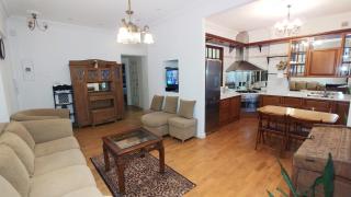 Charming 2 Bedroom Apartment in Heart of Kyiv - 8