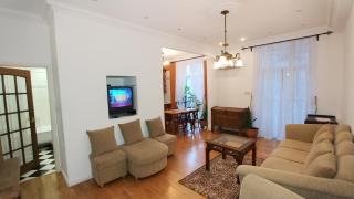 Charming 2 Bedroom Apartment in Heart of Kyiv - 7