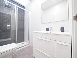 Torrassa Cozy Apartment by Olala Homes - Hospitalet de Llobregat - 3