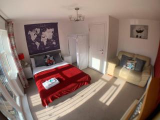 Harpers brook house, Netflix TVs and fast WIFI - Corby - 6