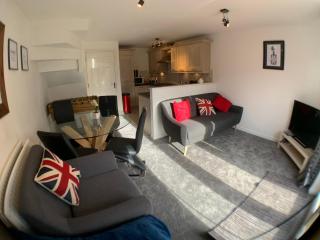 Harpers brook house, Netflix TVs and fast WIFI - Corby - 3