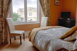 Holcombe House Guest House - Llandudno - 4