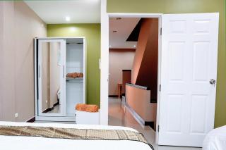 Modern Townhome at the Old City - 3