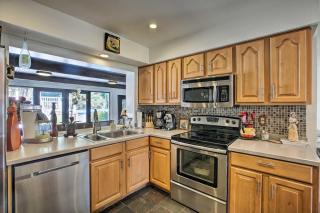Pet-Friendly Oasis w/ Deck & Fire Pit in Bokeelia! - 4