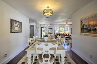 Pet-Friendly Oasis with Deck and Fire Pit in Bokeelia! - Bokeelia - 2